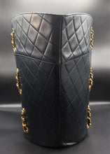 Charger l'image dans la galerie, Chanel Quilted Tote Bag