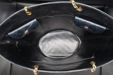 Charger l'image dans la galerie, Chanel Quilted Tote Bag