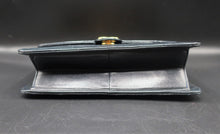 Charger l'image dans la galerie, Chanel Simple Flap Navy Bag