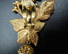 Cargar imagen en el visor de la galería, Christian Dior Pearl Earrings