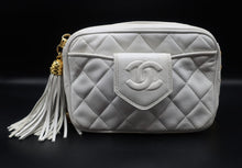 Charger l'image dans la galerie, Chanel Mini Camera Bag