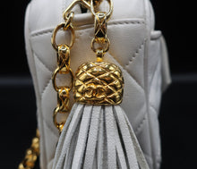 Charger l'image dans la galerie, Chanel Mini Camera Bag
