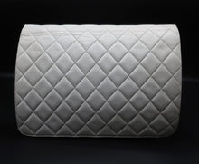 Charger l'image dans la galerie, Chanel White Flap Bag 25 CM