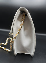 Charger l'image dans la galerie, Chanel White Flap Bag 25 CM