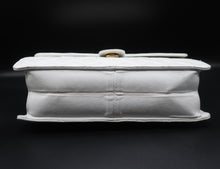 Charger l'image dans la galerie, Chanel White Flap Bag 25 CM