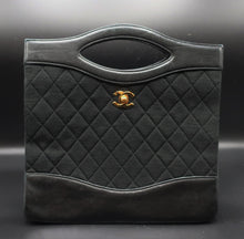 Charger l'image dans la galerie, Chanel Handbag