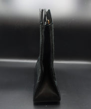 Charger l'image dans la galerie, Chanel Handbag