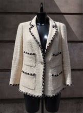 Carica l'immagine nel visualizzatore di Gallery, Chanel Tweed Jacket