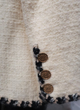 Carica l'immagine nel visualizzatore di Gallery, Chanel Tweed Jacket