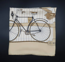 Carica l'immagine nel visualizzatore di Gallery, Hermès Les Becanes Scarf