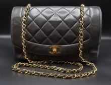 Charger l'image dans la galerie, Chanel Diana Bag