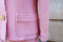 Charger l'image dans la galerie, Chanel Pink Tweed Suit