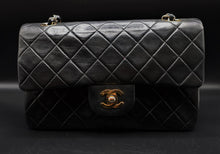 Charger l'image dans la galerie, Chanel Double Flap Timeless Bag 23 CM