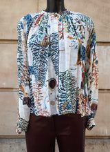 Charger l'image dans la galerie, Gucci Print Silk Shirt