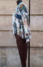 Charger l'image dans la galerie, Gucci Print Silk Shirt