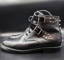 Charger l'image dans la galerie, Saint Laurent Black Leather Boots