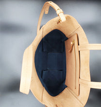 Carica l'immagine nel visualizzatore di Gallery, Celine Bicolor Cabas Tote Bag