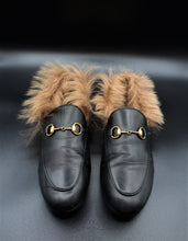 Carica l'immagine nel visualizzatore di Gallery, Gucci Jordaan Fur Loafers
