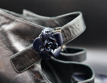 Charger l'image dans la galerie, Chanel Camellia Leather Shoes