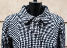 Cargar imagen en el visor de la galería, Chanel Black & White Coat