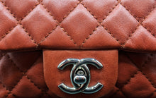 Carica l'immagine nel visualizzatore di Gallery, 2. Chanel Mini Flap Bag