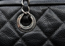 Cargar imagen en el visor de la galería, 4. Chanel Black Quilted Leather Bag