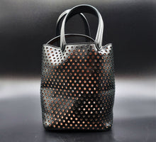 Carica l'immagine nel visualizzatore di Gallery, 6. Azzedine Alaïa Laser-cut Mini Leather Bag