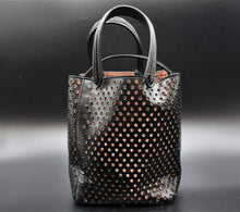 Carica l'immagine nel visualizzatore di Gallery, 6. Azzedine Alaïa Laser-cut Mini Leather Bag