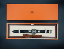 Cargar imagen en el visor de la galería, 7. Hèrmes Médor 23 mm Watch