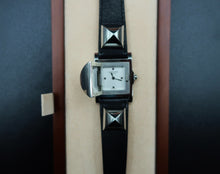 Cargar imagen en el visor de la galería, 7. Hèrmes Médor 23 mm Watch