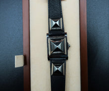 Cargar imagen en el visor de la galería, 7. Hèrmes Médor 23 mm Watch