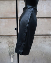 Cargar imagen en el visor de la galería, 11. Christian Dior Couture Leather Skirt