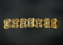 Cargar imagen en el visor de la galería, Chanel Gold Belt