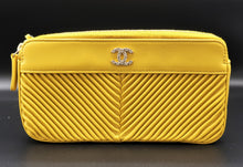 Charger l'image dans la galerie, Chanel Yellow Chain Wallet