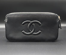 Charger l'image dans la galerie, Chanel Black Chain Wallet