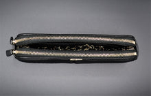 Charger l'image dans la galerie, Chanel Black Chain Wallet