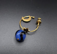 Cargar imagen en el visor de la galería, Dior "Mise en Dior" Blue Earring