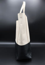 Carica l'immagine nel visualizzatore di Gallery, Céline Bicolor Cabas Tote Bag