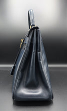 Cargar imagen en el visor de la galería, Hermès Navy Kelly Bag 32