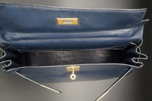 Cargar imagen en el visor de la galería, Hermès Navy Kelly Bag 32