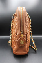 Charger l'image dans la galerie, Chanel Large Quilted Leather 1992 Collection Bag