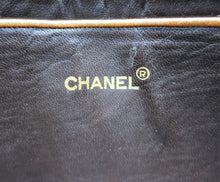 Charger l'image dans la galerie, Chanel Large Quilted Leather 1992 Collection Bag