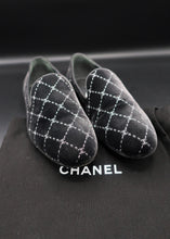 Charger l'image dans la galerie, Chanel CC Loafer Flats