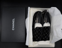 Charger l'image dans la galerie, Chanel CC Loafer Flats
