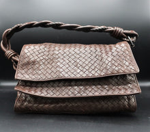 Cargar imagen en el visor de la galería, Bottega Veneta Braided Double-Flap Bag