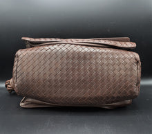 Cargar imagen en el visor de la galería, Bottega Veneta Braided Double-Flap Bag