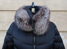 Carica l'immagine nel visualizzatore di Gallery, Moncler Puffer Jacket