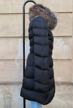 Carica l'immagine nel visualizzatore di Gallery, Moncler Puffer Jacket