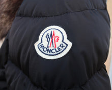 Carica l'immagine nel visualizzatore di Gallery, Moncler Puffer Jacket