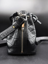 Cargar imagen en el visor de la galería, Saint Laurent Emmanuelle Bucket Bag